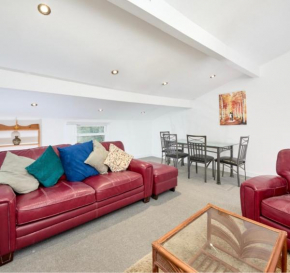 No 8 - LARGE 2 BED NEAR SEFTON PARK AND LARK LANE